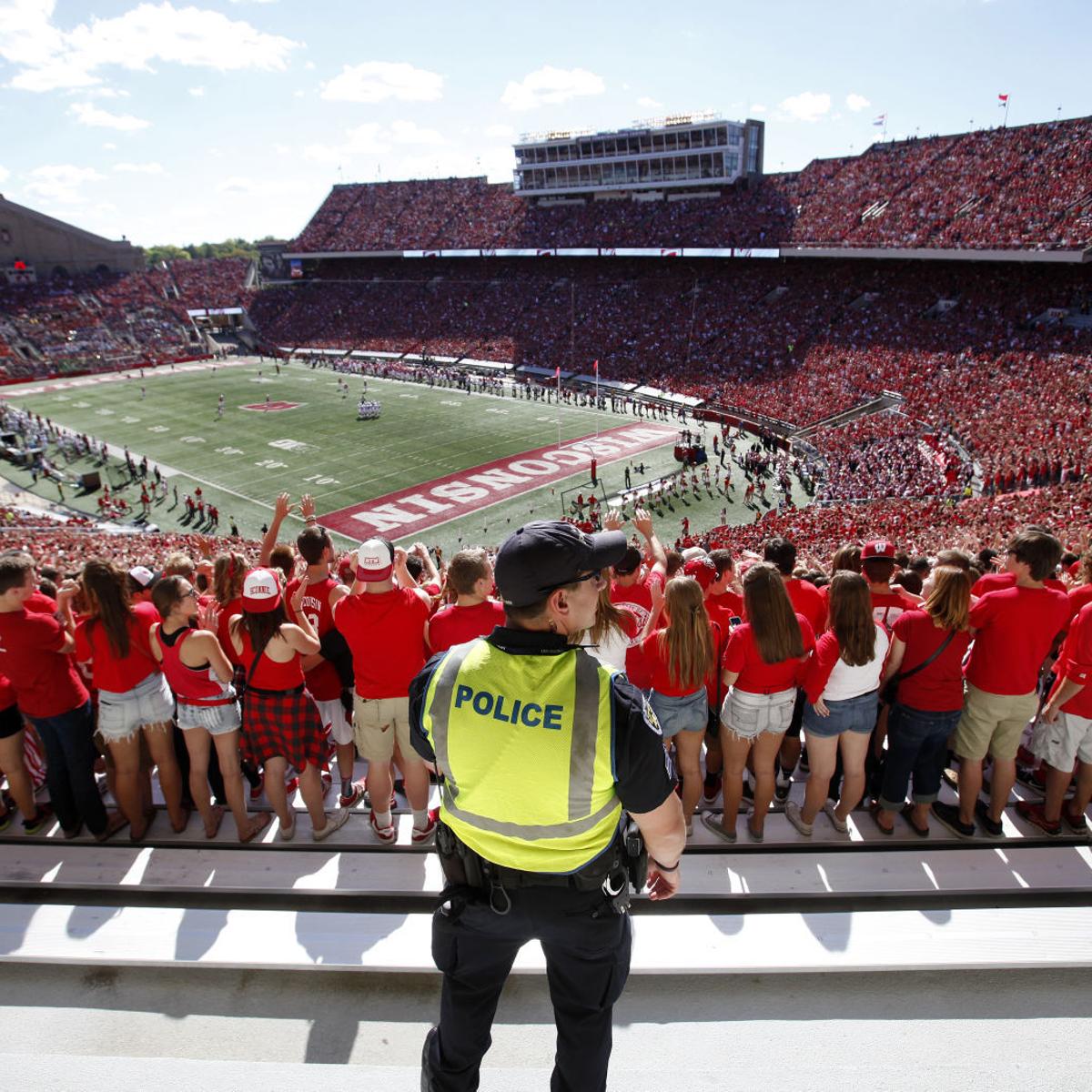 Blue On Red A Badgers Game Day Through The Eyes Of Uw And Madison