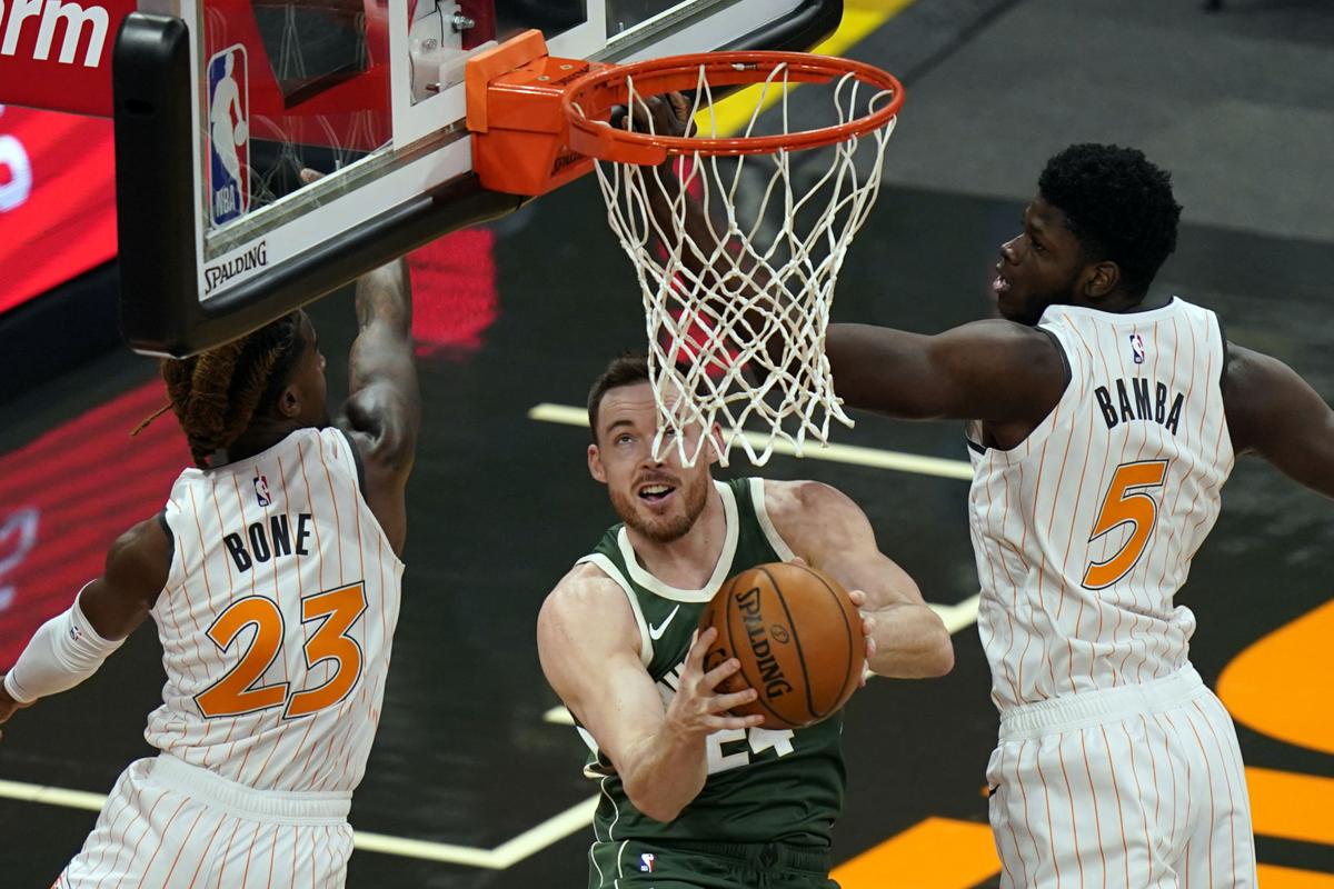 bucks jump photo