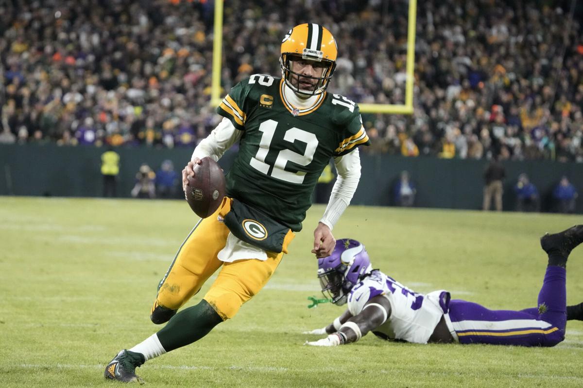 Packers smash Vikings, move within one win of playoff berth