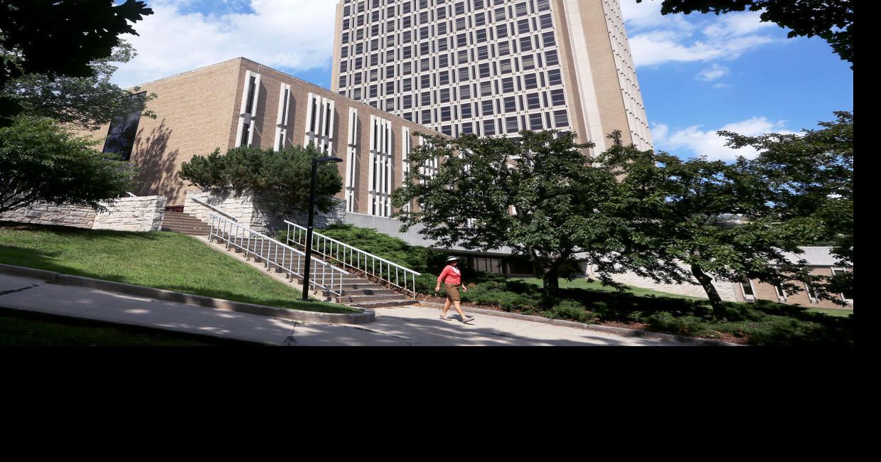 most-uw-chancellors-receive-raises-to-keep-salaries-competitive-with