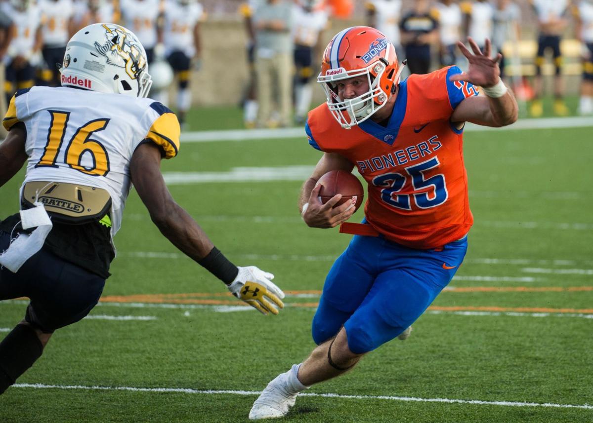 Uw Platteville Plays Host To Uw Oshkosh In Saturday Battle Of Top
