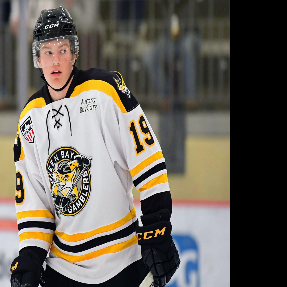 Badgers Men S Hockey Brock Caufield Announces Commitment To Wisconsin Wisconsin Badgers Hockey Madison Com
