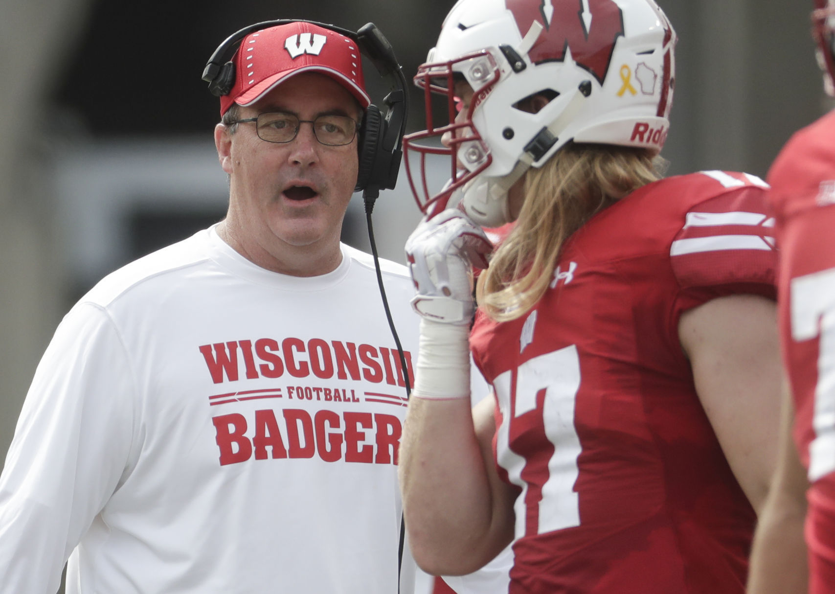 Wisconsin Badgers extend contracts of coaches Paul Chryst Kelly