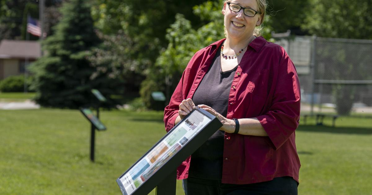 Lake View Elementary School’s StoryWalk takes reading outdoors for the whole community | Local Education Lake View Elementary School’s StoryWalk takes reading outdoors for the whole community | Local Education