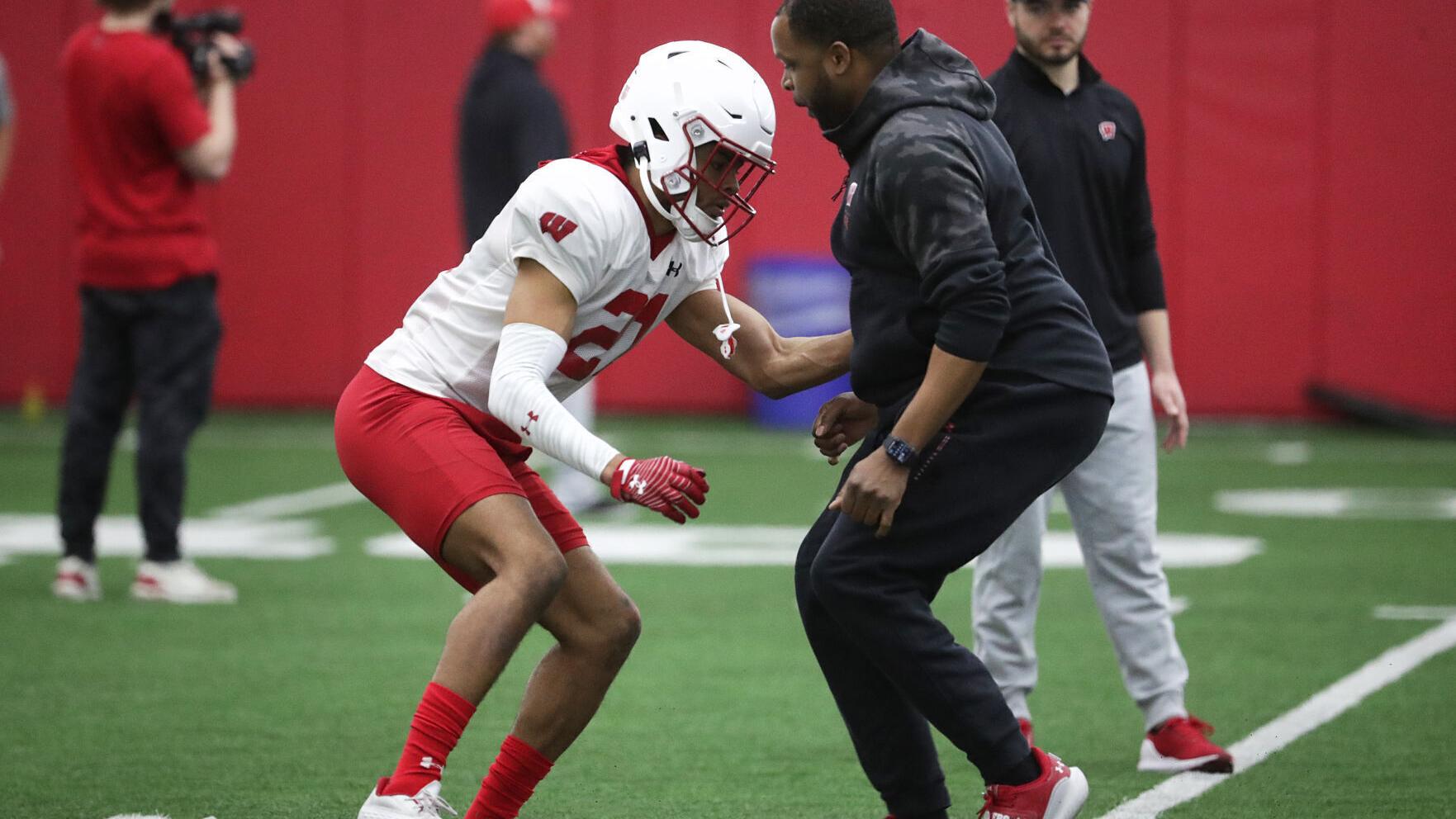 Wisconsin coach Paul Chryst gives updates on 2 starters' injuries