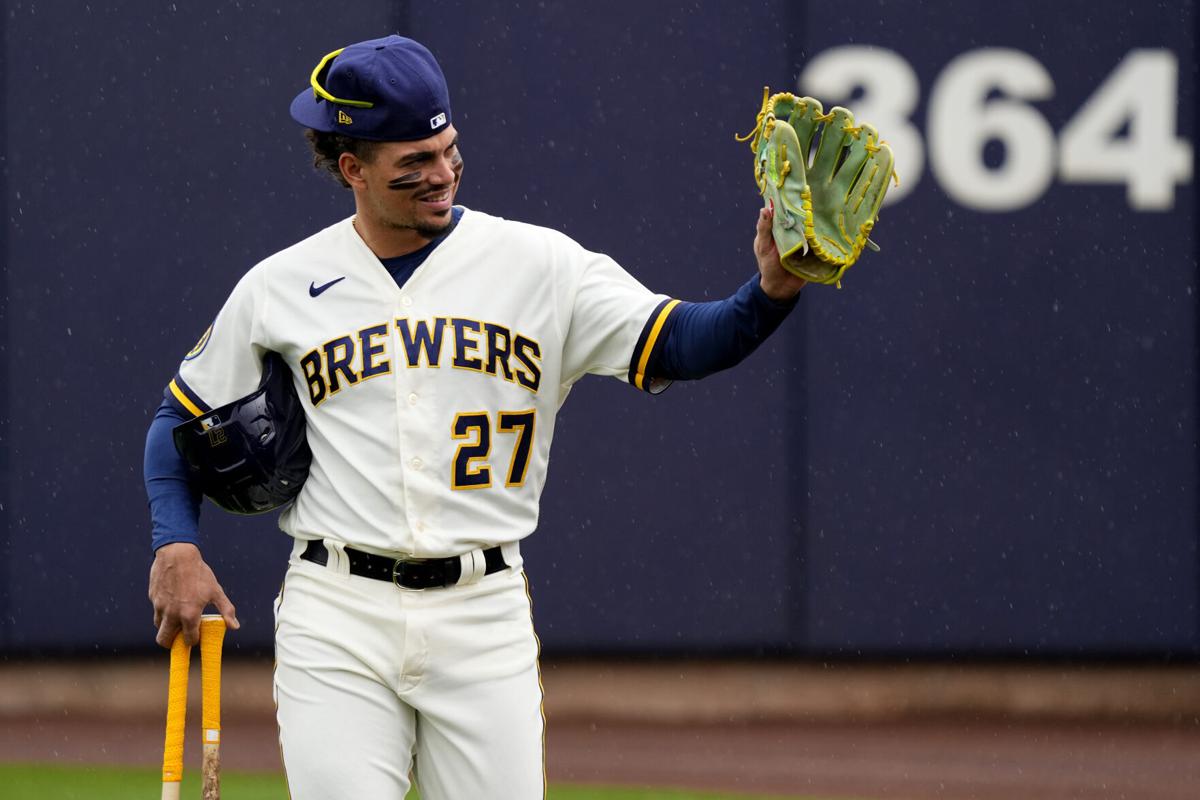 Adames, McCutchen, Houser lead Brewers to 5-1 win over Reds