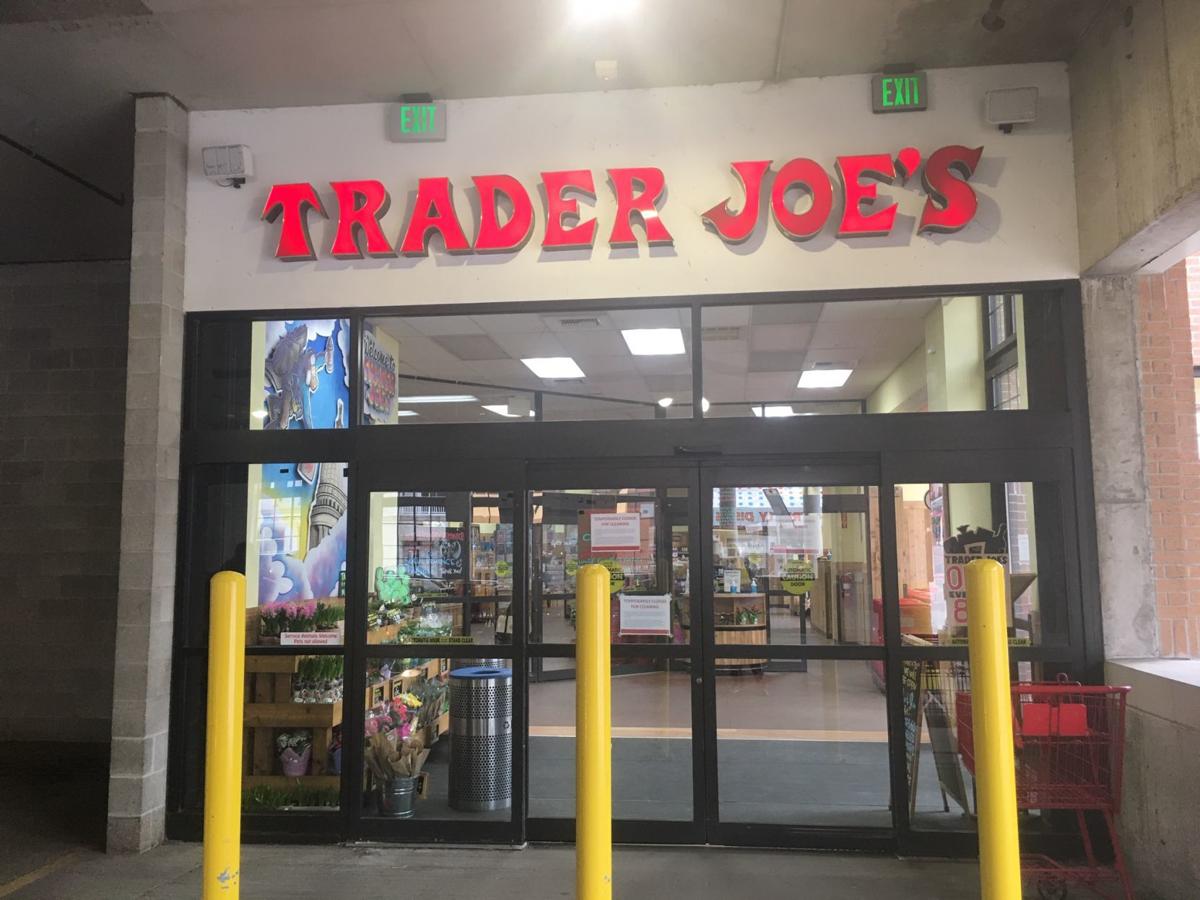Trader Joe #39 s on Monroe Street temporarily closes for cleaning