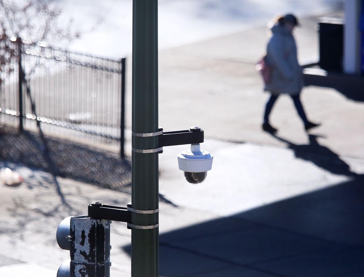 What Are Those Little Things On Top Of Street Lights At An Intersection Cameras Sensors Etc Quora