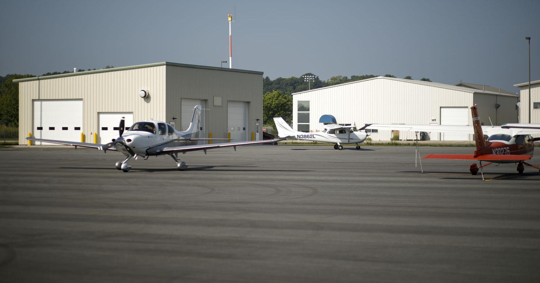 Pilot agrees to plead guilty to drug possession charge - Vimarsana News
