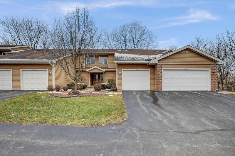 2 Bedroom Home in Waunakee 310,000