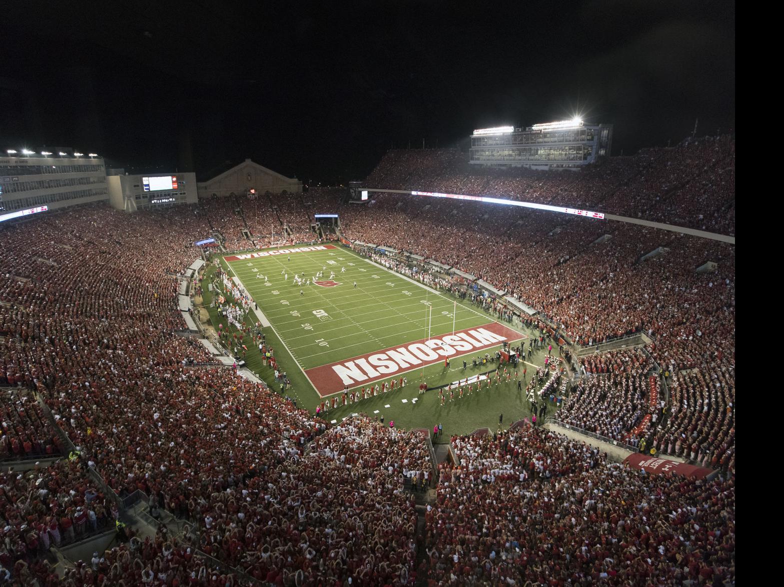 Badgers Football Stage Set For New Era At Camp Randall Stadium College Football Madison Com