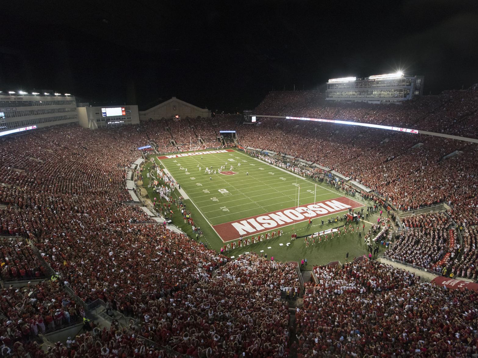 Badgers Football Stage Set For New Era At Camp Randall Stadium College Football Madison Com