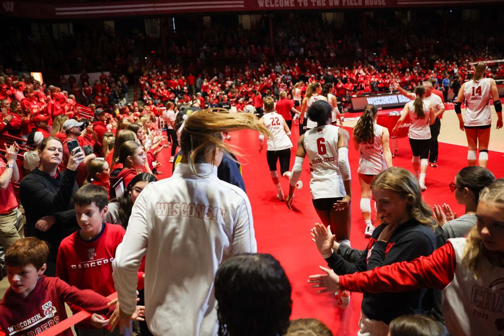 Wisconsin Badgers volleyball score vs. USC