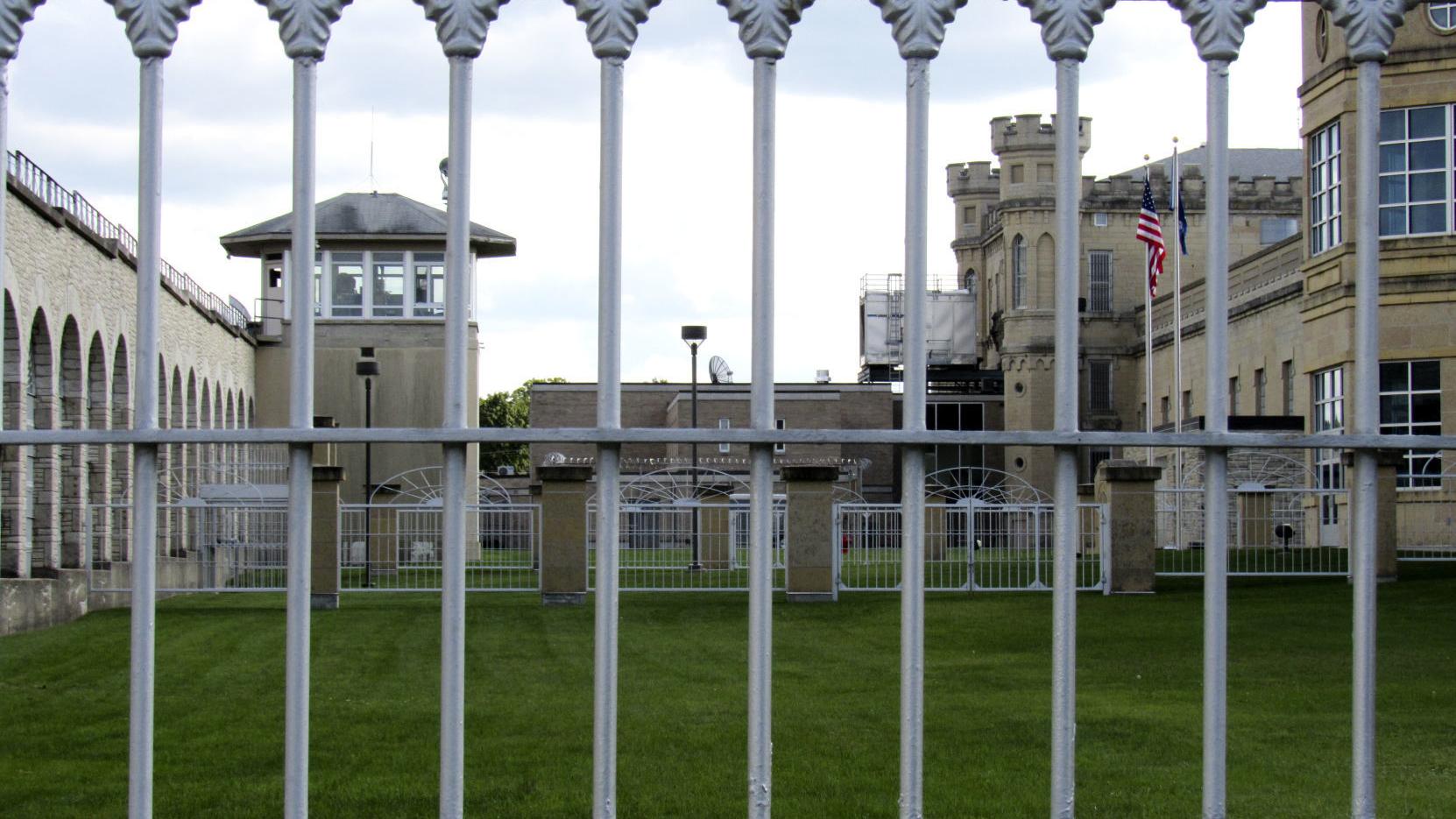 Wisconsin Doc Has Released Nearly 1 600 Inmates So Far To Combat Covid 19 Spread Crime Madison Com