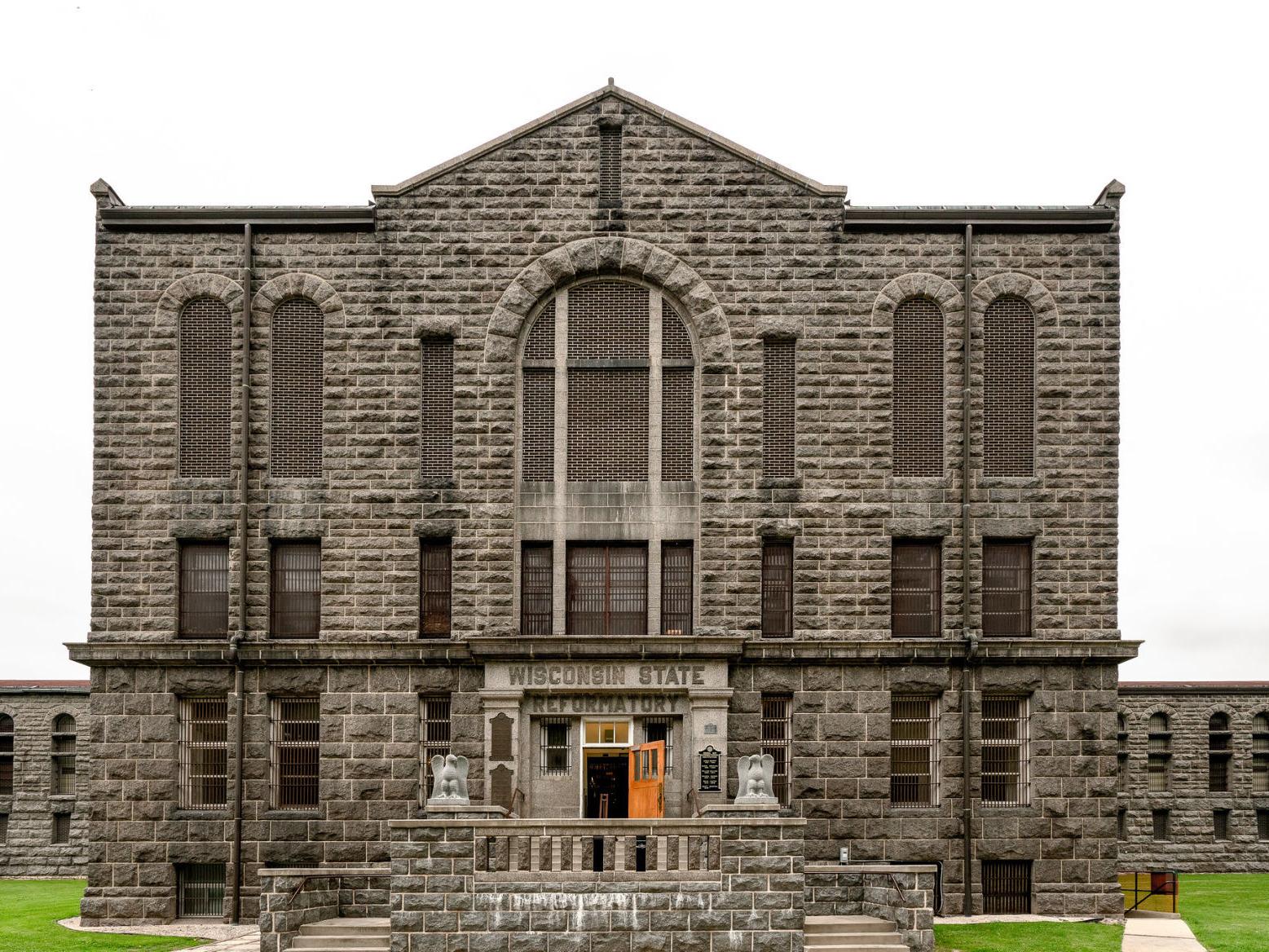 Covid 19 Outbreak At Green Bay Prison Rises To 185 Cases Doc Says Crime Madison Com