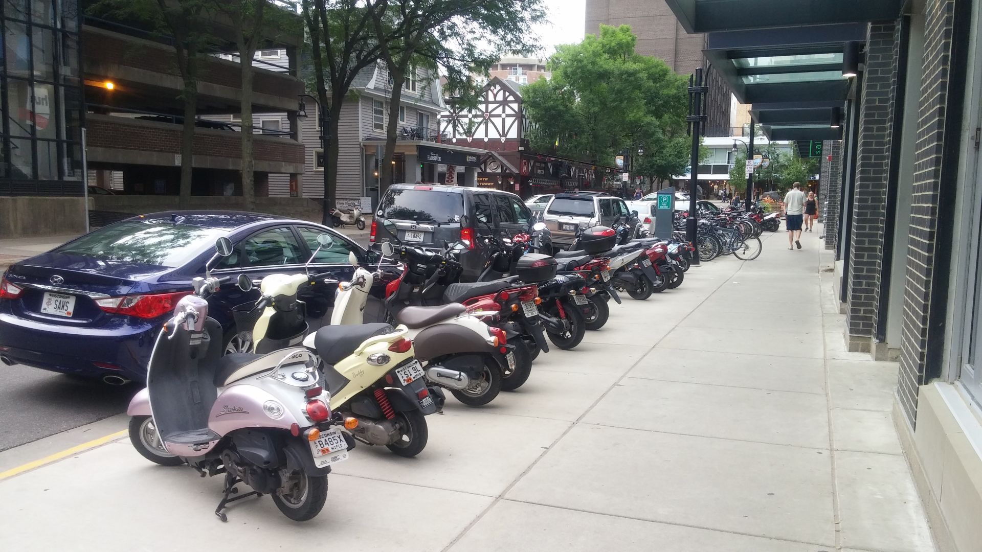 Madison City Council poised to decide on moped parking