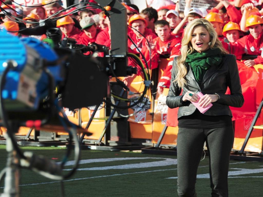 Espn S Erin Andrews And Brent Musburger Talk Badgers Rose Bowl Path To Pasadena 2013 Rose Bowl Madison Com