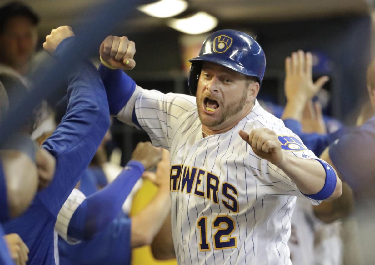 Stephen Vogt hits home run in final MLB game, celebrates like a little kid