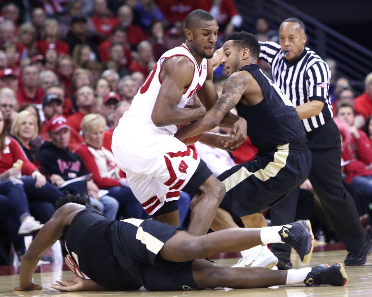 Badgers Men S Basketball Tipoff Time Date Set For Wisconsin Game