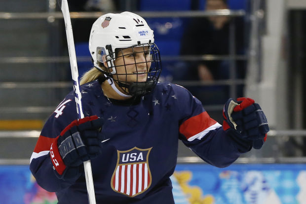 Wisconsin Badgers Players Pack Roster For Usa Hockey Women S National Festival Wisconsin Badgers Hockey Madison Com