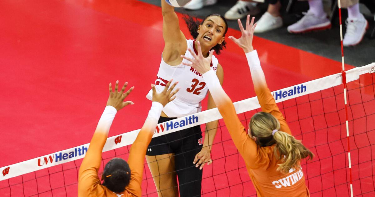 Madison Larson Wisconsin volleyball talking points after loss to Texas