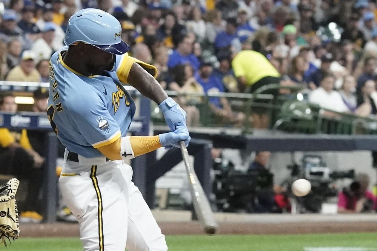 Milwaukee Brewers' Andrew McCutchen has big day in win over Pirates