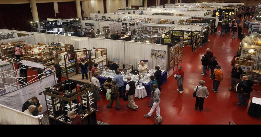 Photos Art Fair Off the Square goes indoors