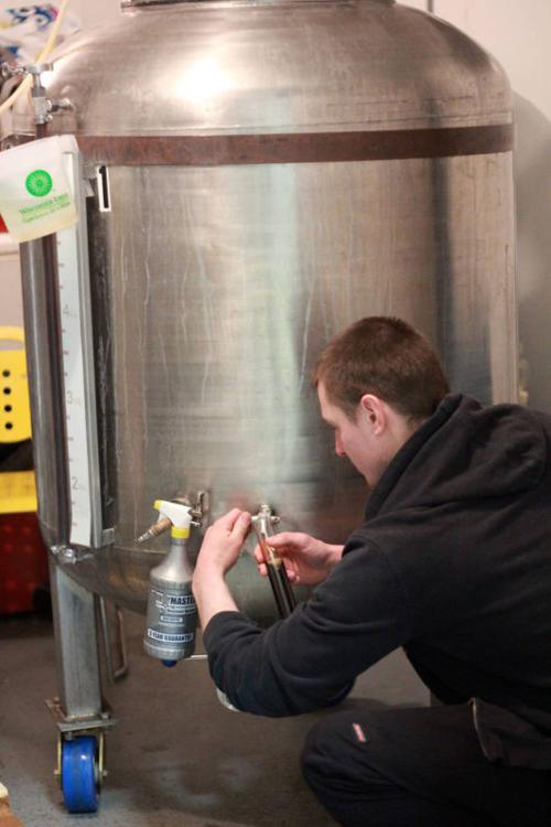 Madison Brewer Mobcraft First In Wisconsin To Use New Equity Crowdfunding Platform Local News Madison Com In this plugin tutorial i go over the plugin brewery created by sn0wstorm, which is a plugin that allows you to create drinks with a wide range of. madison brewer mobcraft first in