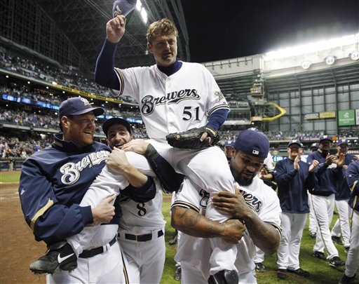 Trevor Hoffman takes position with Padres' front office 