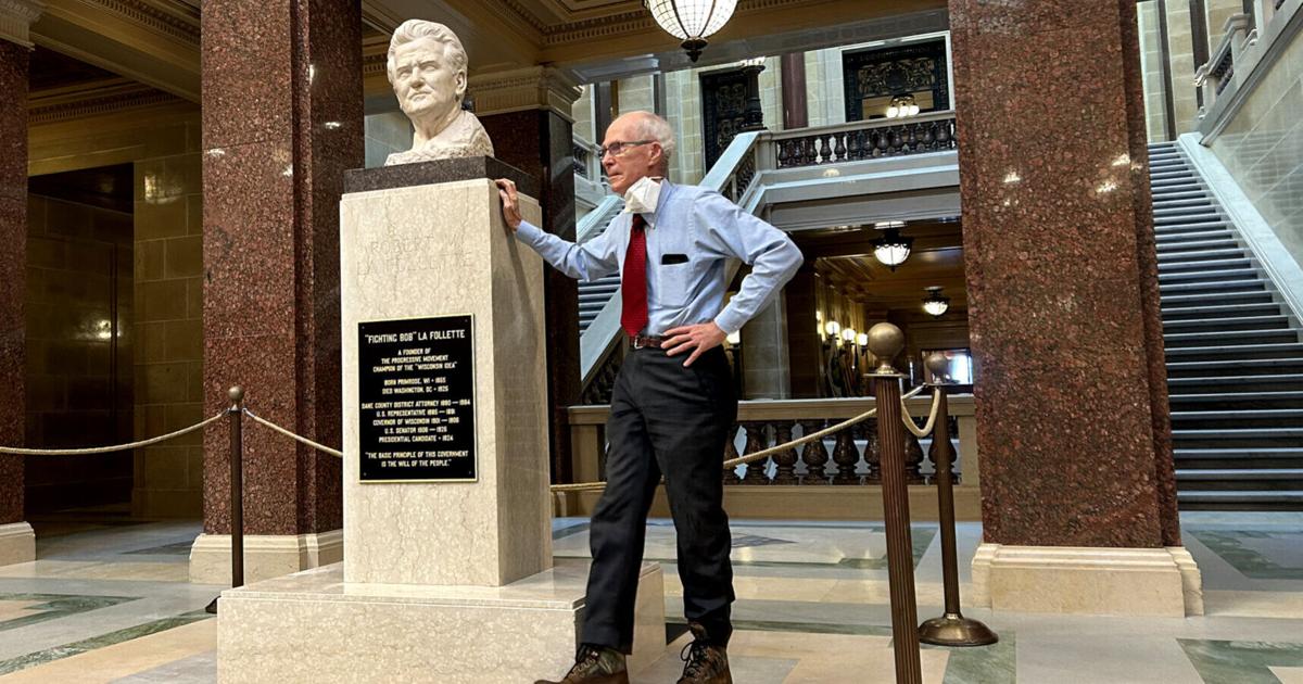 Secretary of State Doug La Follette resigns; former Treasurer Sarah