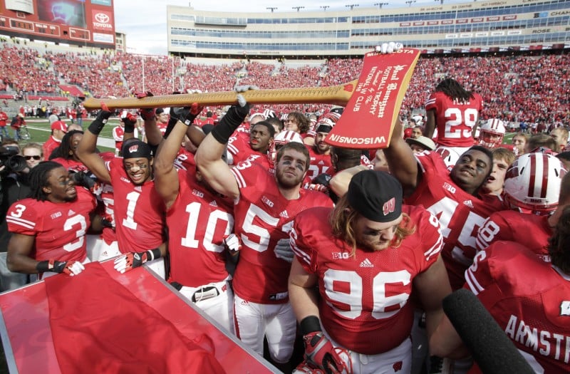 Badgers football: Backfield tandem runs wild — and wildcat — over Gophers