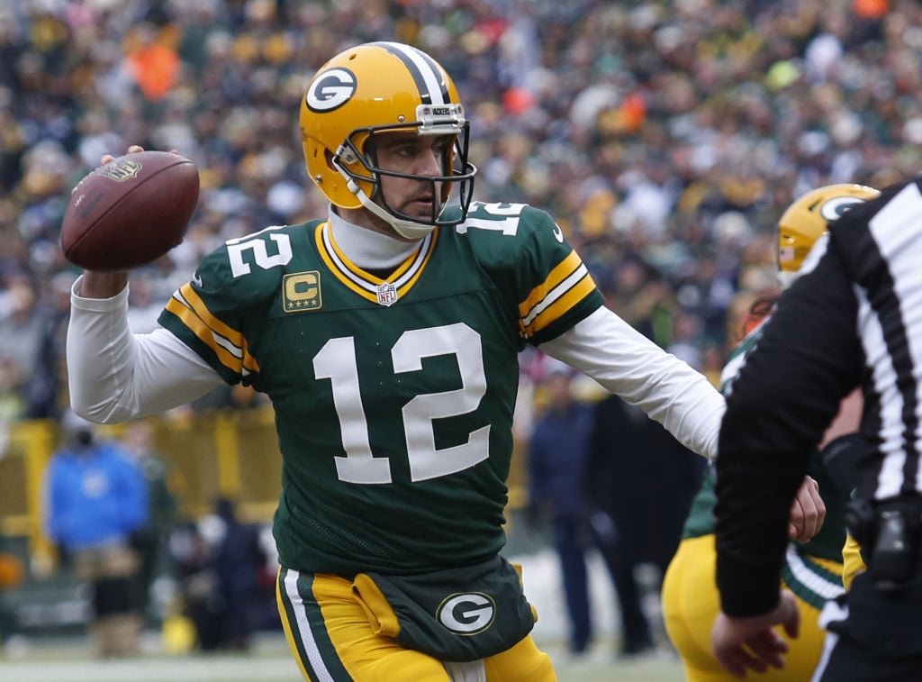 Packers QB Aaron Rodgers yells 'I own you' at Bears fans after game-sealing  TD