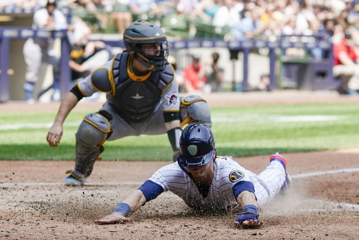 Milwaukee Brewers: Christian Yelich Blasts 2 Home Runs In 1st Game