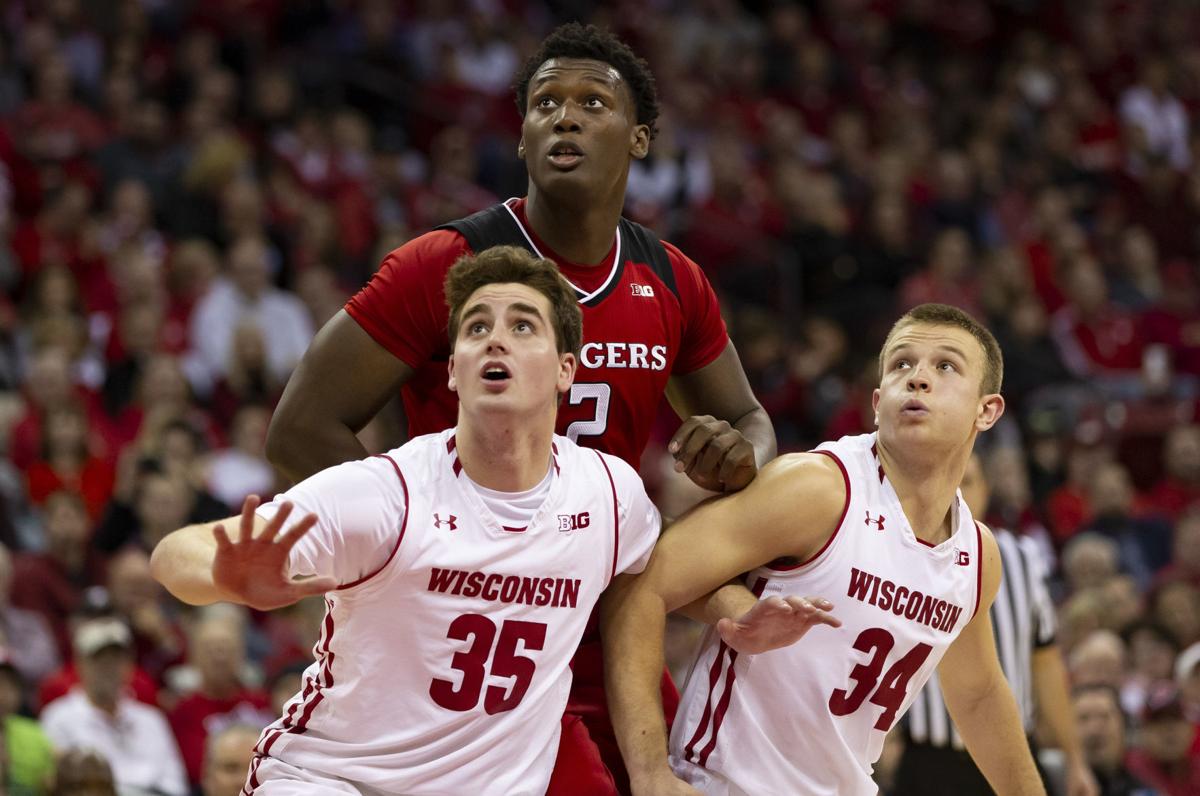 Gopher basketball center Daniel Oturu declares he will enter NBA