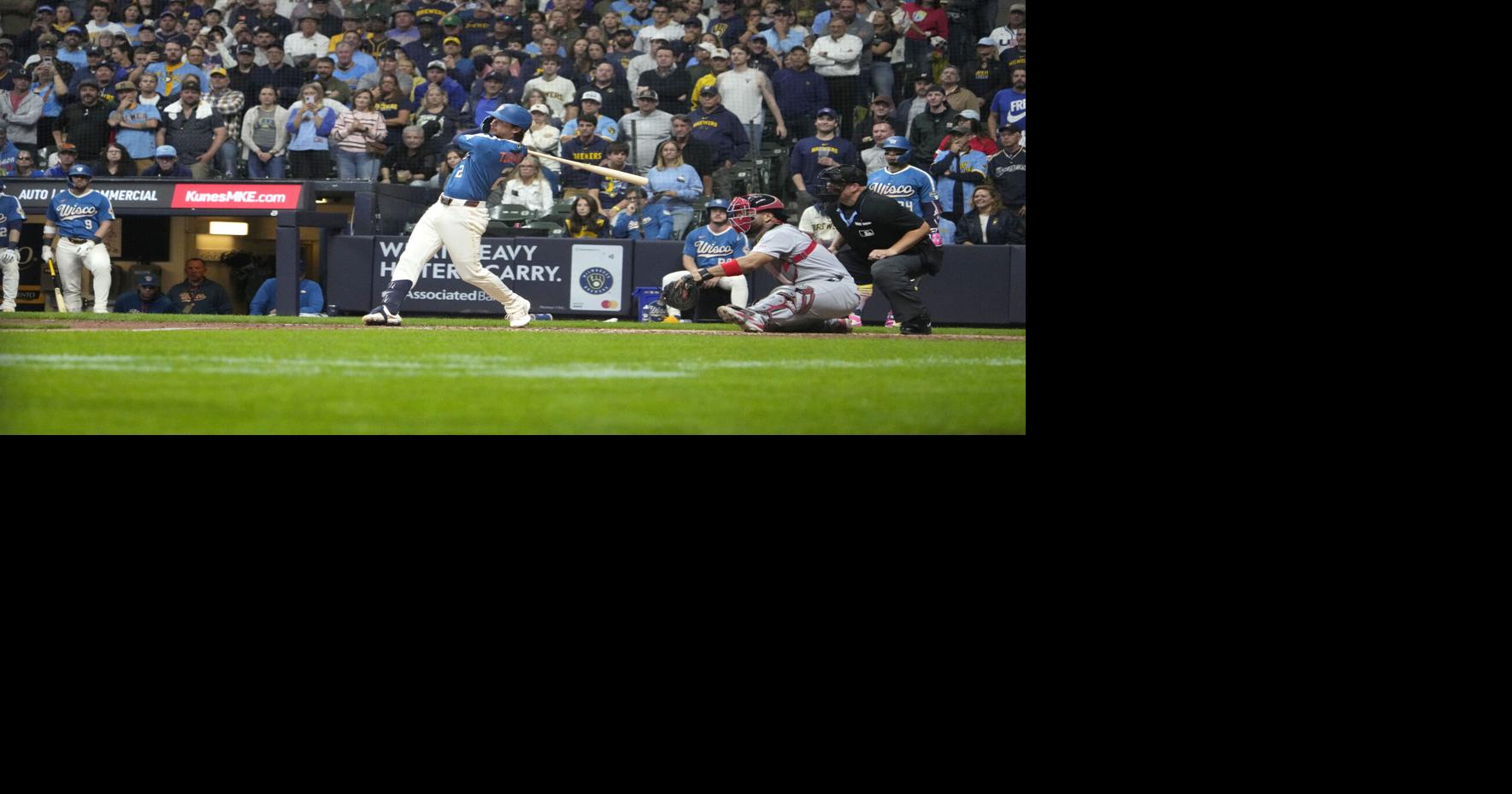 Brewers ride 4-run 8th inning to victory over Cardinals