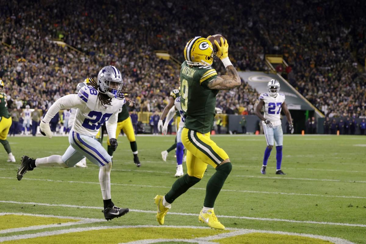 Green Bay Packers stress good balance, proper cleats on slippery surface at  Lambeau Field