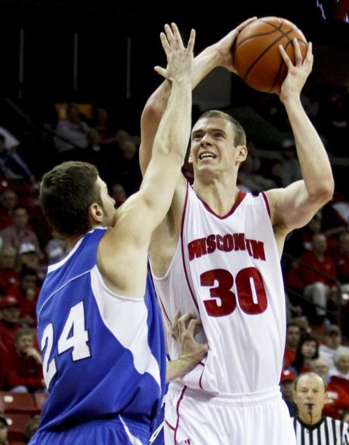 No Subtlety Here Badgers Pound Shorthanded Mastodons Wisconsin