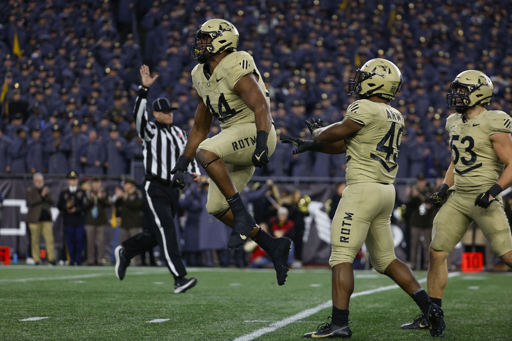 Goal Line Stand Lifts Army Past Navy Bvm Sports 