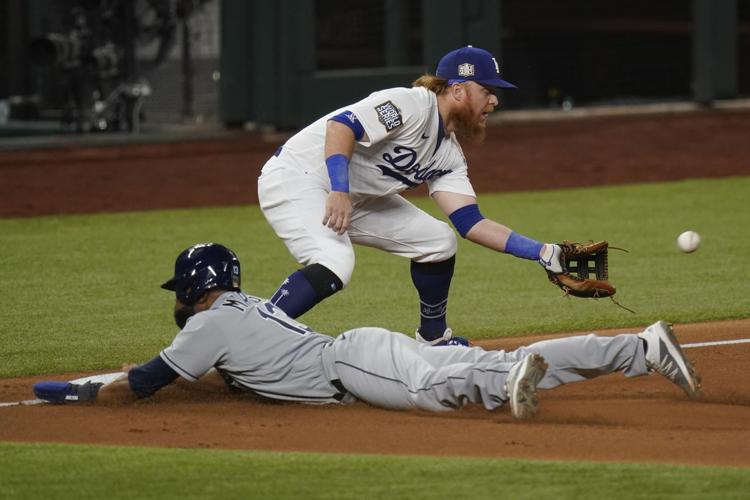 Kershaw stops steal of home, hands Dodgers 3-2 World Series lead