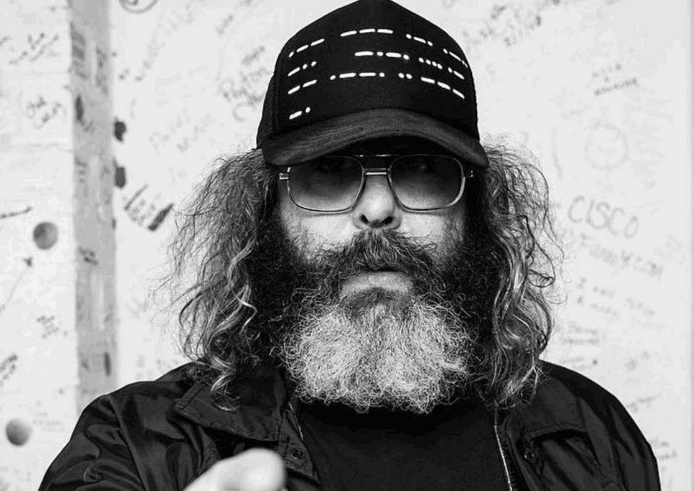 judah friedlander goes where other comedians fear tread judah friedlander goes where other comedians fear tread