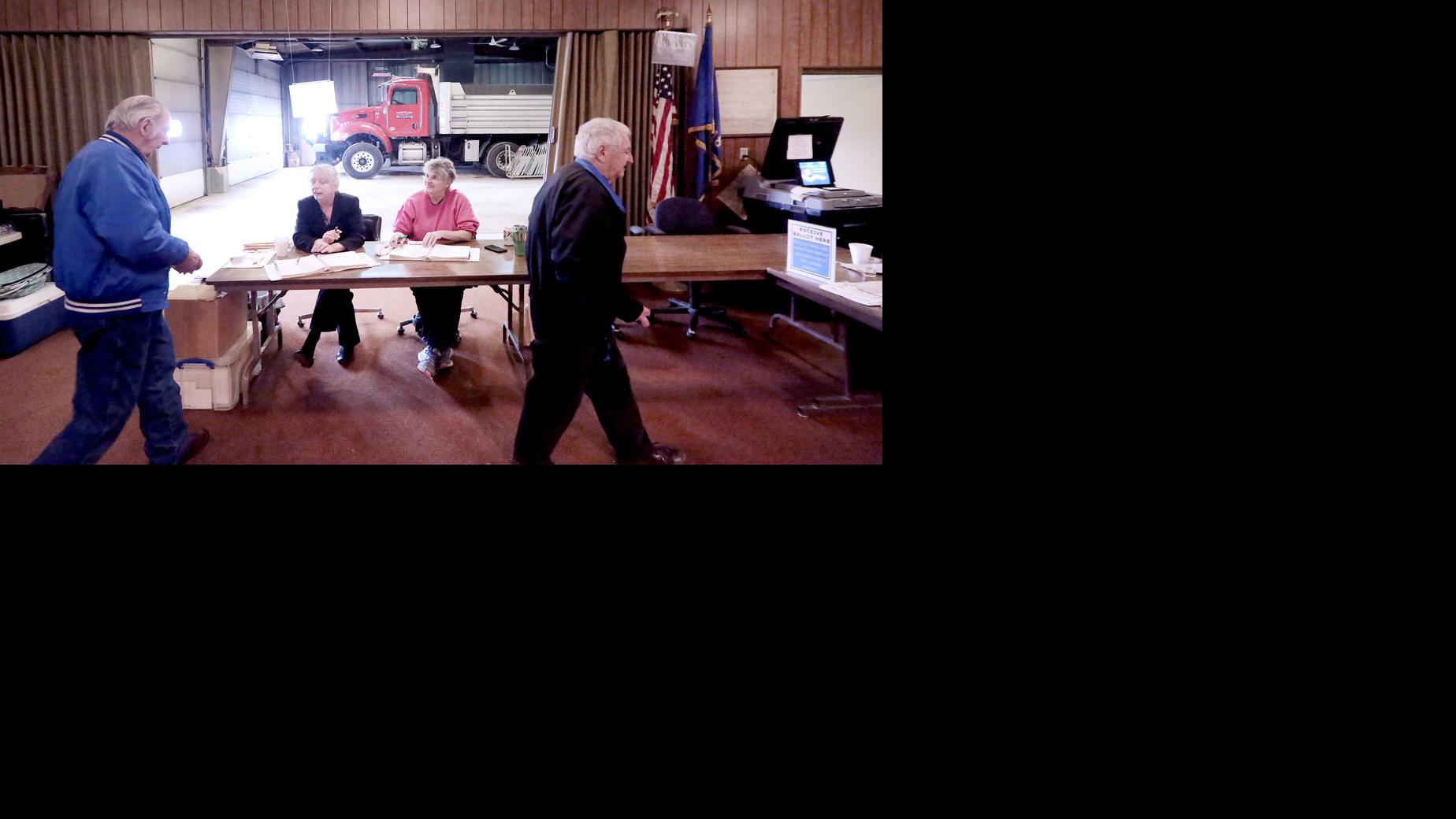 Elections Commission deadlocks over whether to count ballots without postmarks