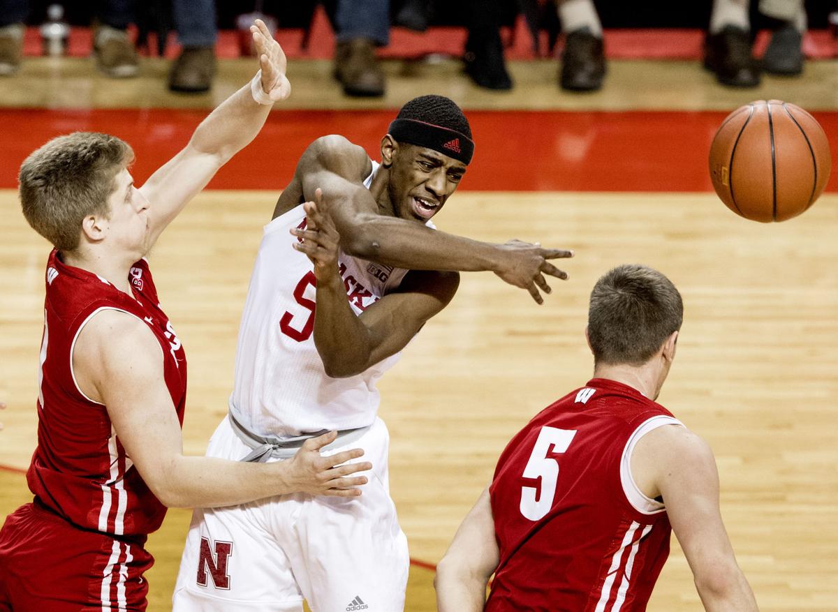 Badgers Men S Basketball Wisconsin S Comeback Bid Falls Short As