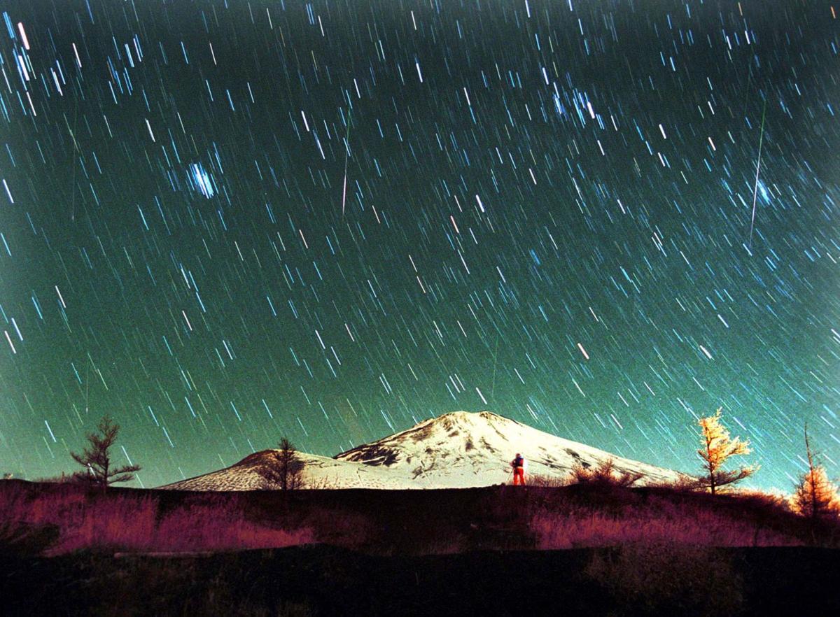 Three Bright Planets Over Wingra Park >> 17 Stunning Photos Of Meteors To Celebrate National Meteor Watch Day Three Bright Planets Over Wingra Park >> 17 Stunning Photos Of Meteors To Celebrate National Meteor Watch Day