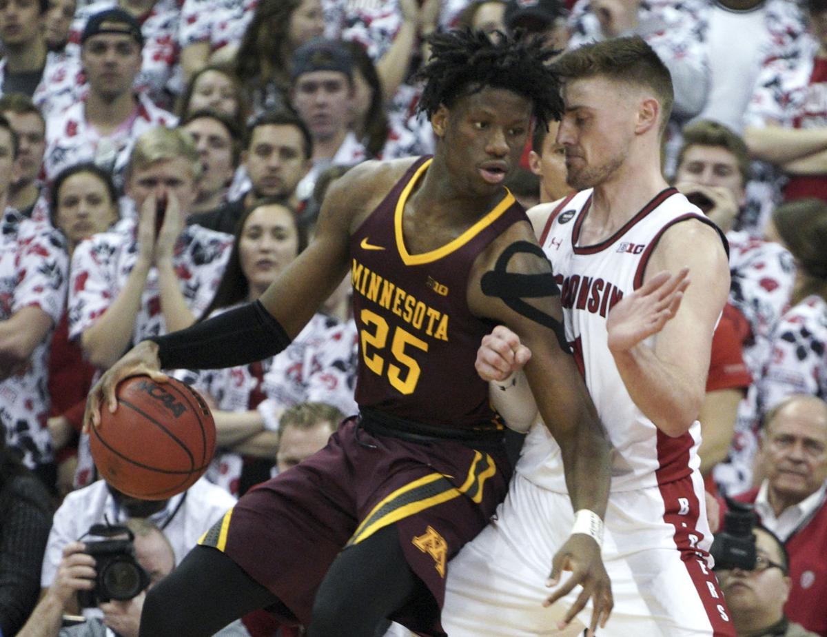 Photos Wisconsin Badgers Hold Off Minnesota Golden Gophers