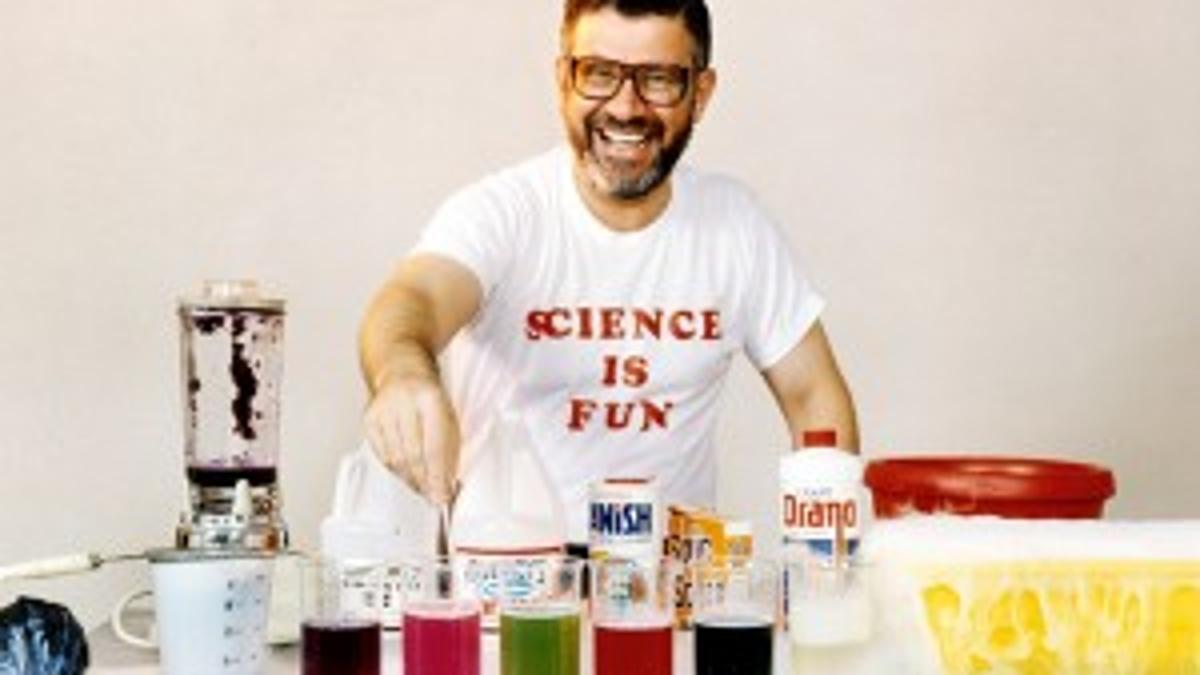 40 Years Later Chemistry Show Is Still A Hit Higher Education Madison Com Shakhashiri Christmas 2021