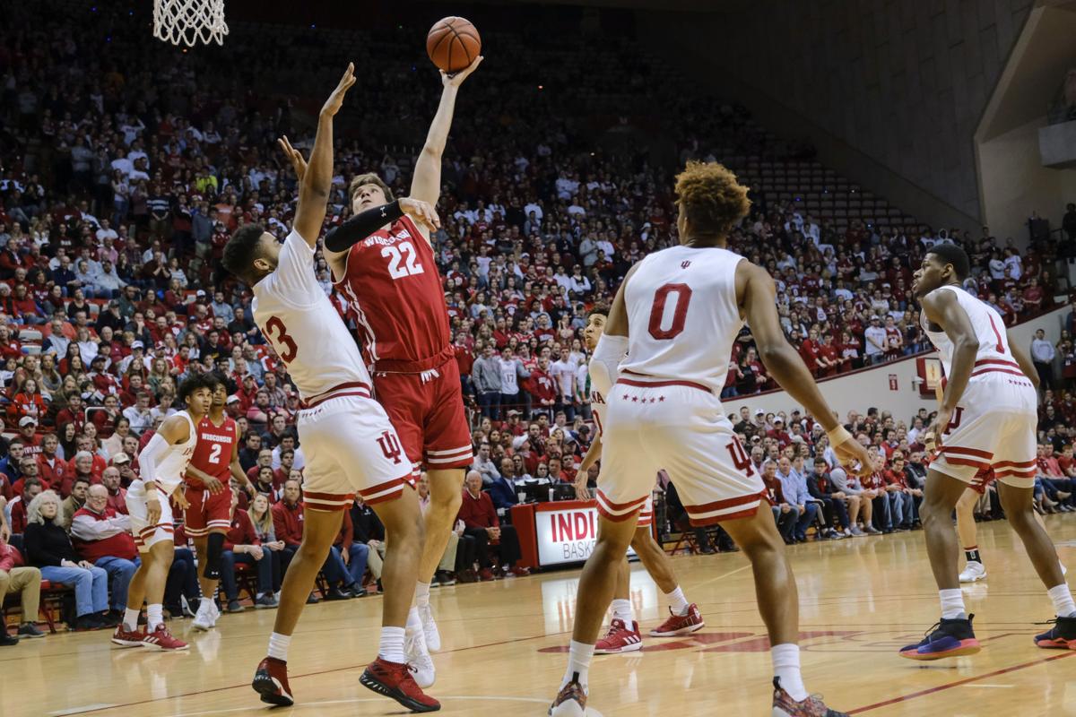Wisconsin Badgers Fall To Indiana Hoosiers 75 73 In Double