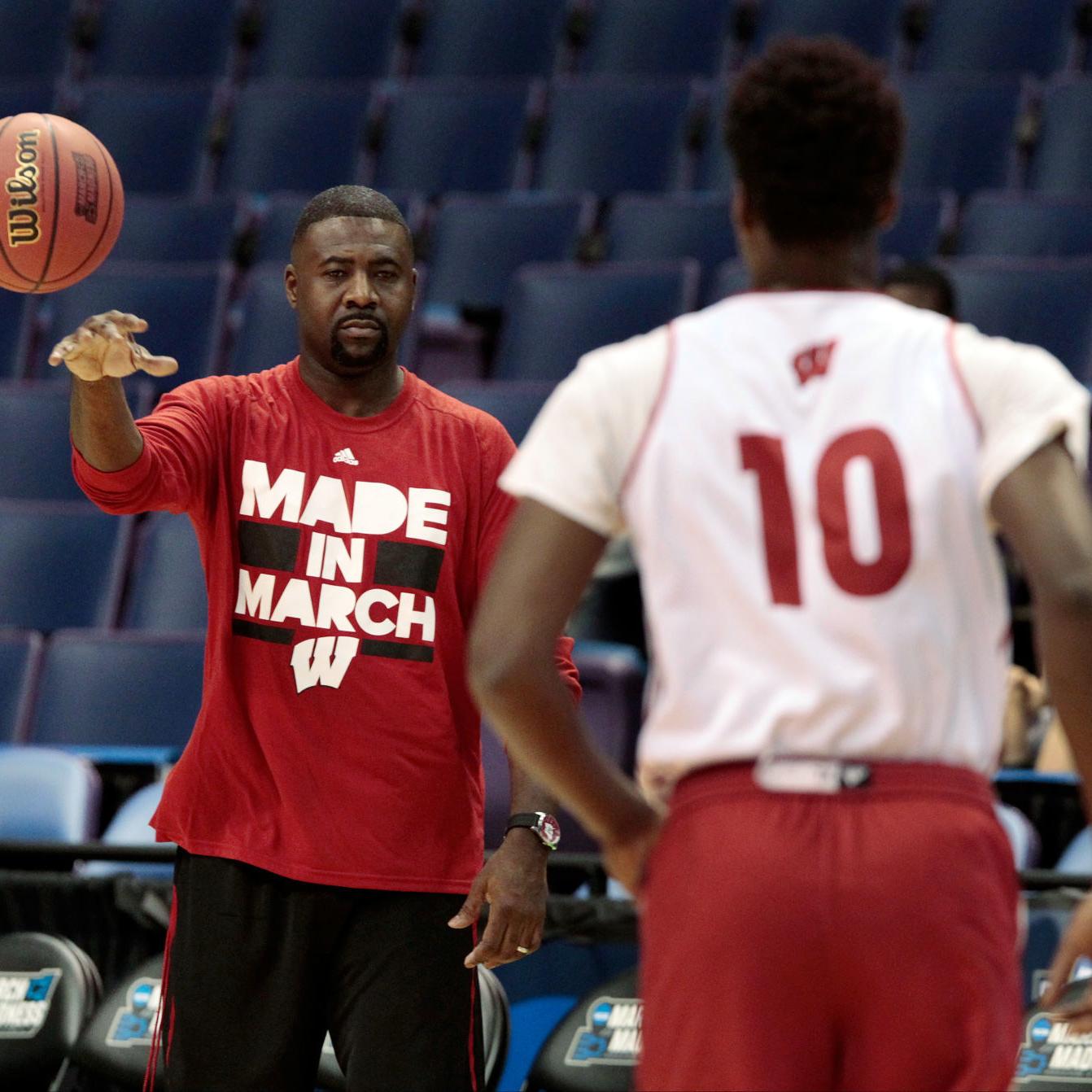 Badgers Assistant Howard Moore Seriously Injured Wife And Daughter Killed In Multi Vehicle Crash Wisconsin Badgers Men S Basketball Madison Com