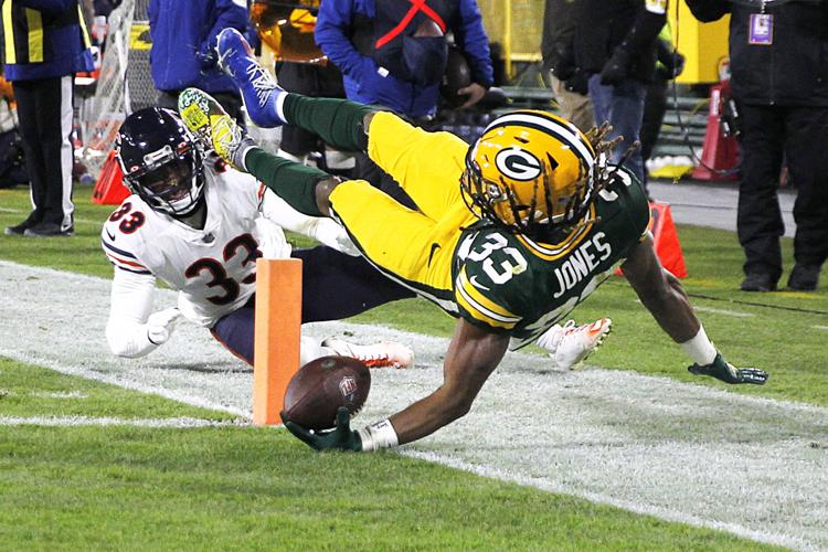 Rodgers Throws 4 TD Passes, Packers Defeat Bears 45-30