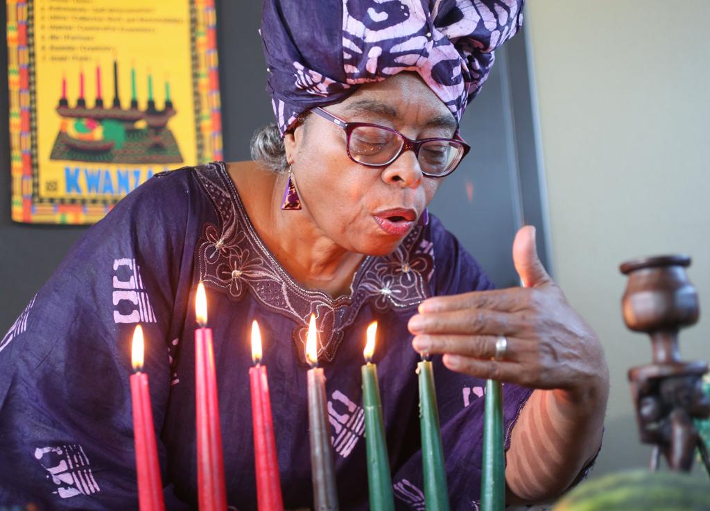 As Holiday Celebrates 50 Years Madisonians Gather To Learn About Kwanzaa Local News Madison Com