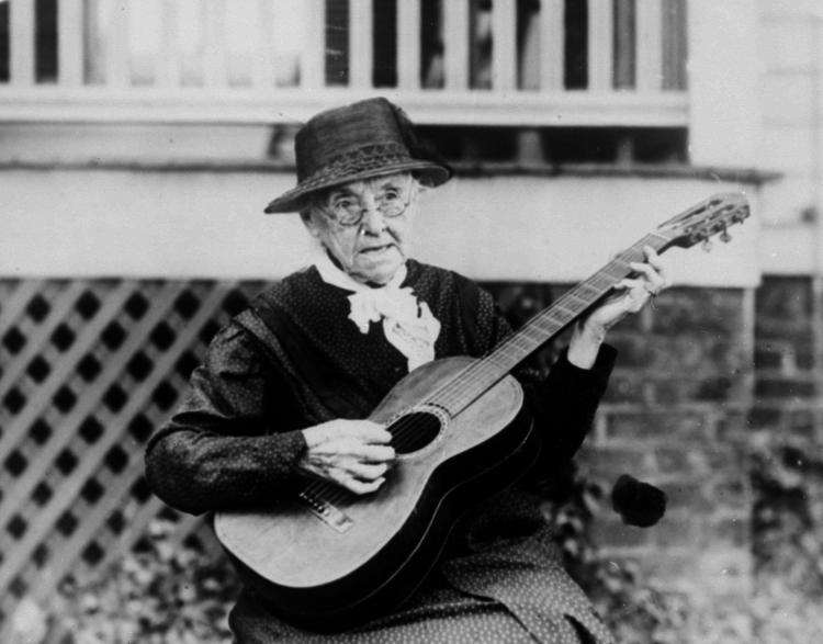 1922: Rebecca L. Felton